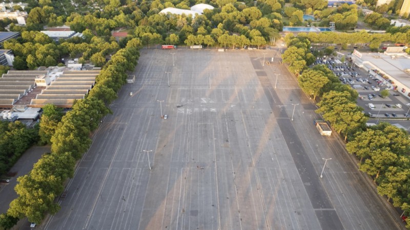 Der Neue Messplatz bietet ausreichend Parkraum für Besucher*innen des Herzogenriedpark und des Freibads | Foto: VP68 Videoproduktion