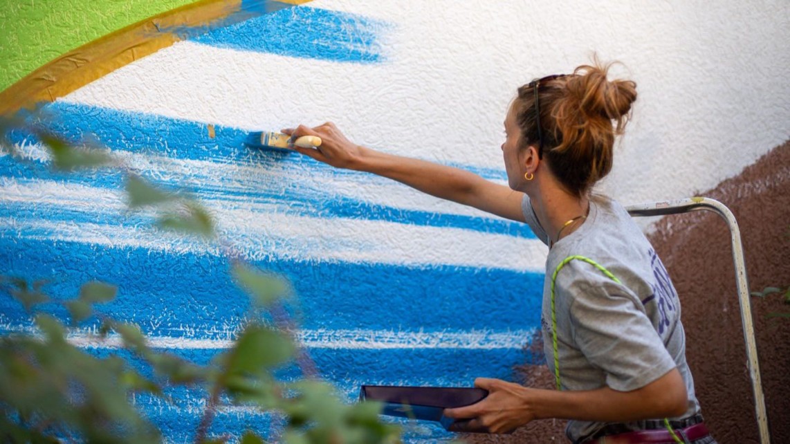 Die Neckarstädter Künstlerin Carolin Kaiser in H4 | Foto: Alexander Krziwanie / Stadt.Wand.Kunst