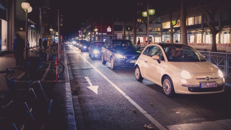 Nicht nur Poser stehen abends im Innenstadtstau | Foto: Alexander Kästel