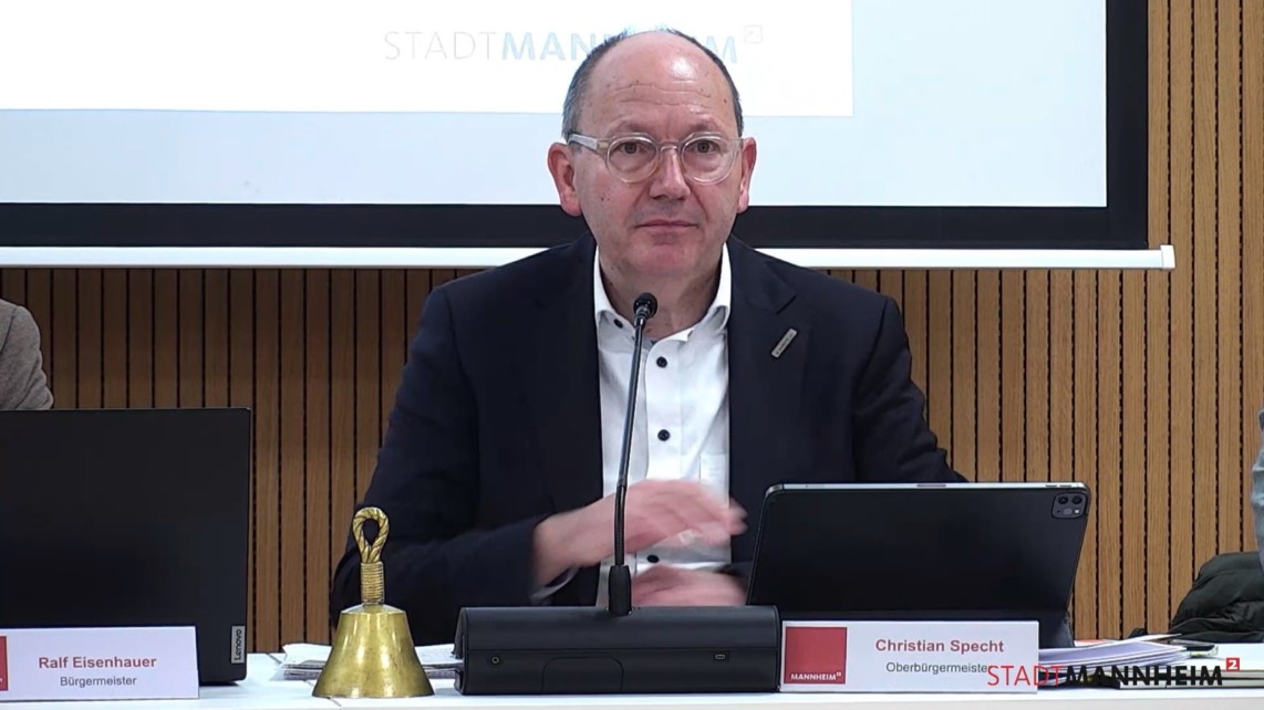 oberbuergermeister christian specht 2024 gemeinderat 1142x642 - Multihalle wird weiter saniert (Update)